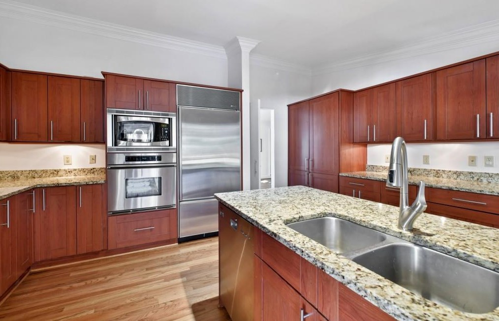 1930 Wildwood Pl, Atlanta GA  30324-4957 exterior