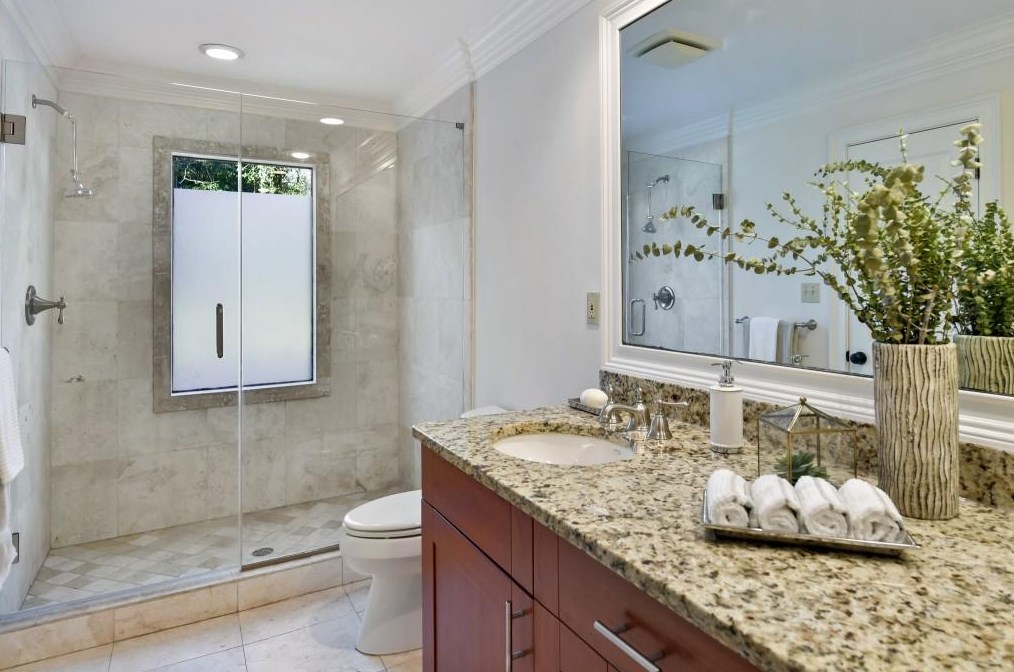 1930 Wildwood Pl, Atlanta GA  30324-4957 exterior