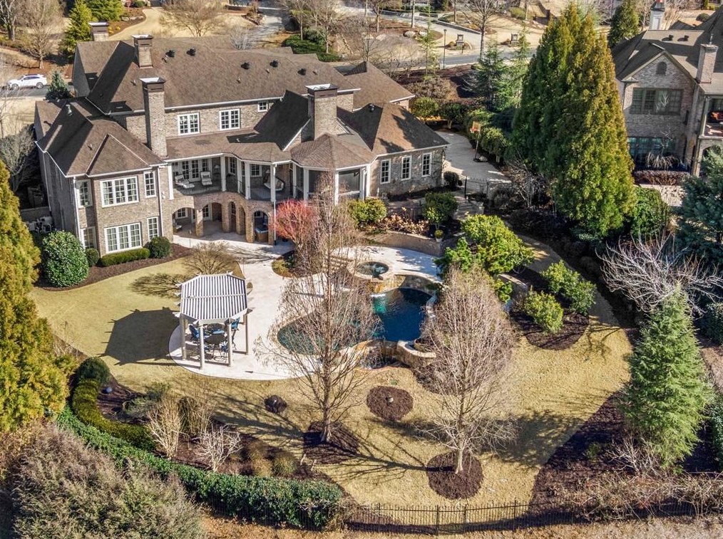 15926 Manor Club Dr, Alpharetta, GA 30004-8820