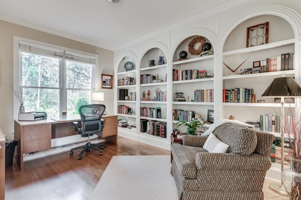 2478 Oakleigh Ct, Atlanta GA  30329 exterior