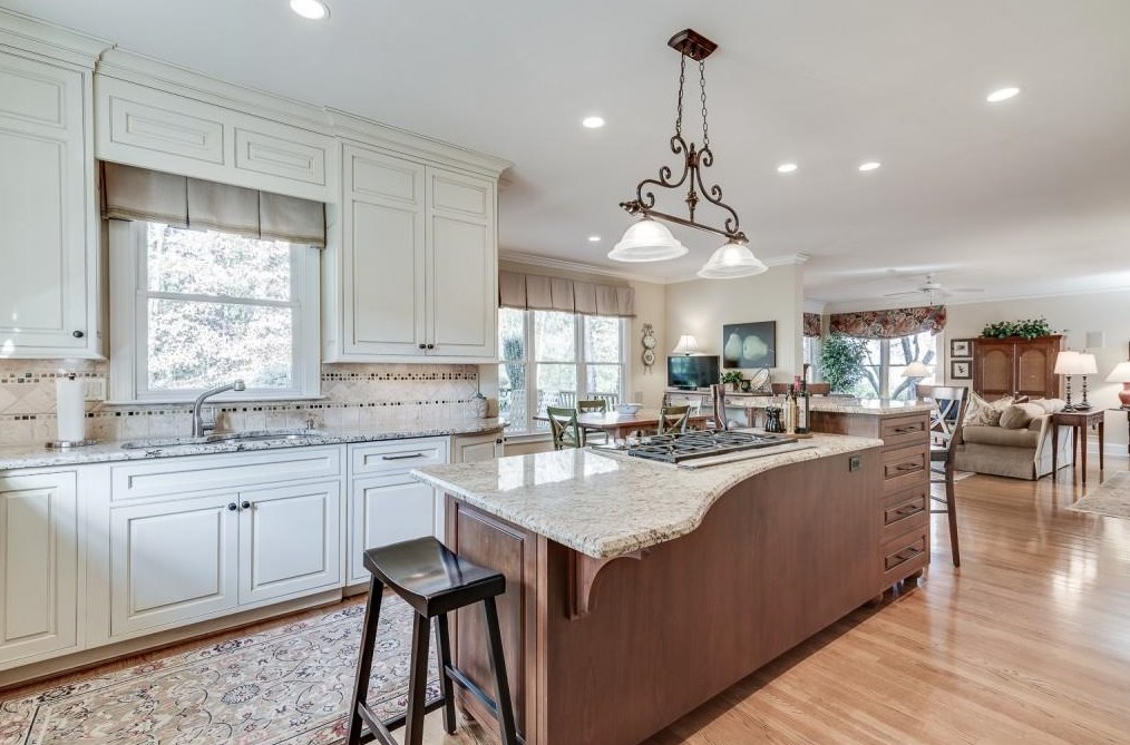 2478 Oakleigh Ct, Atlanta GA  30329 exterior