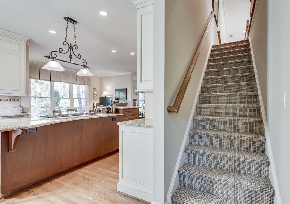 2478 Oakleigh Ct, Atlanta GA  30329 exterior