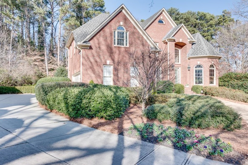 2478 Oakleigh Ct, Atlanta GA  30345-3874 exterior