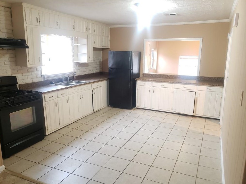 2672 Snapfinger Rd, Decatur GA  30034-2440 exterior