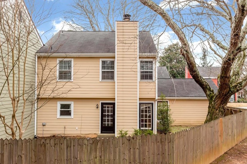 4561 Vlg Oaks Way, Atlanta GA 30338-5711 exterior