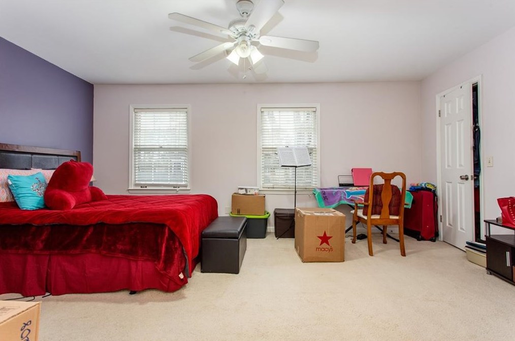 4561 Vlg Oaks Way, Atlanta GA 30338-5711 exterior