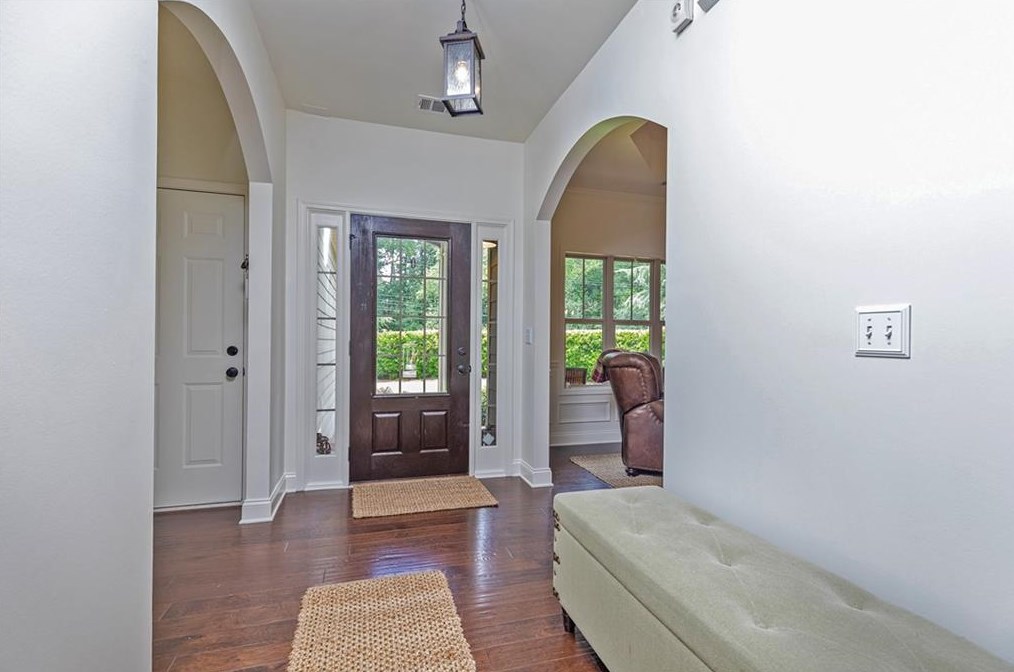 2095 Roxboro Rd, Atlanta, GA 30324-2754