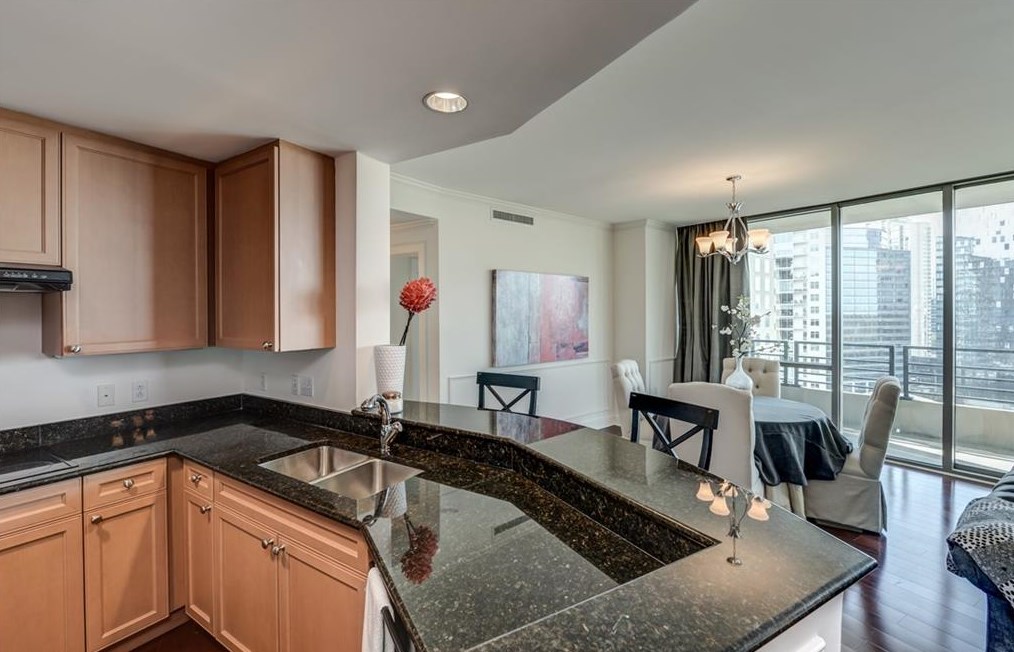 700 Park Regency Pl Ne #2006, Atlanta, GA 30326