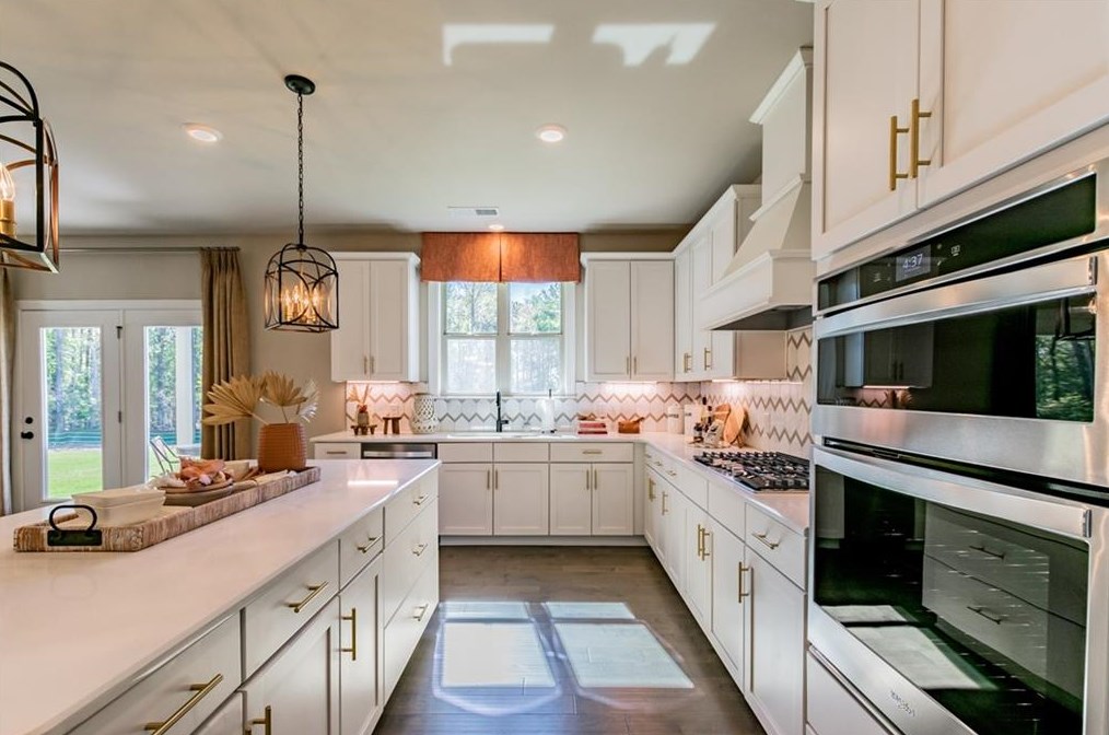 8 Black Diamond Dr, Fairburn, GA 30213-6469