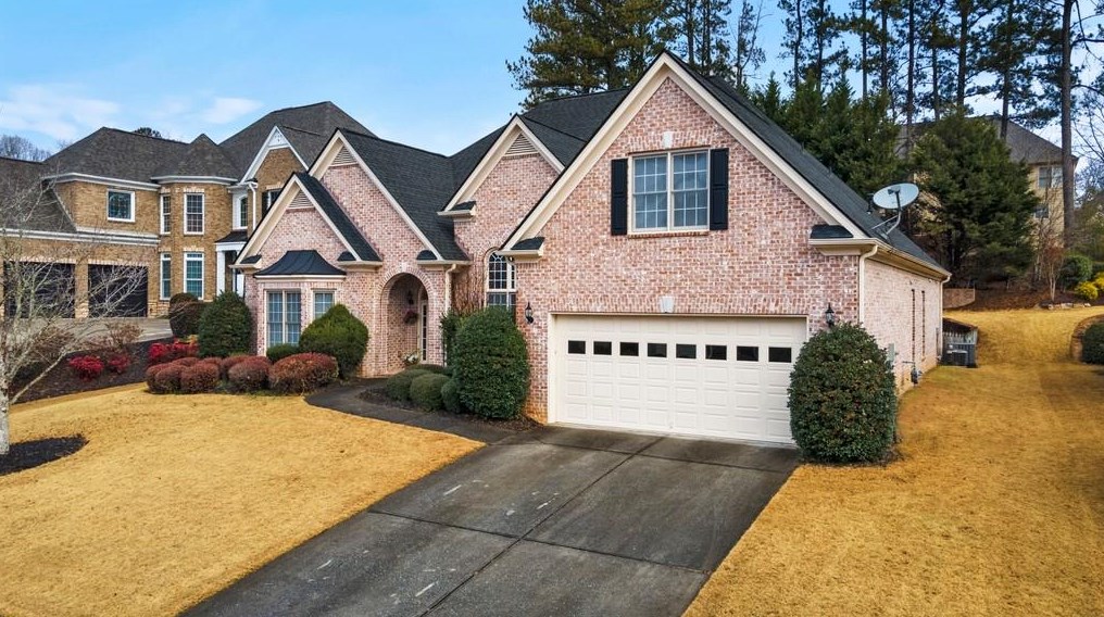 3912 Springtree Ln, Hoschton, GA 30548-6213