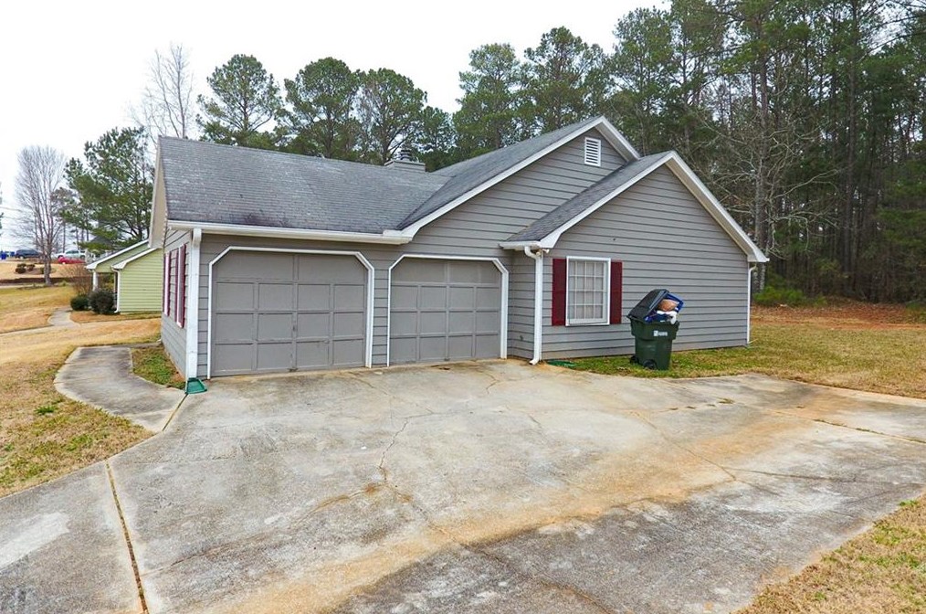9196 Tara Dr Sw, Porterdale, GA 30014