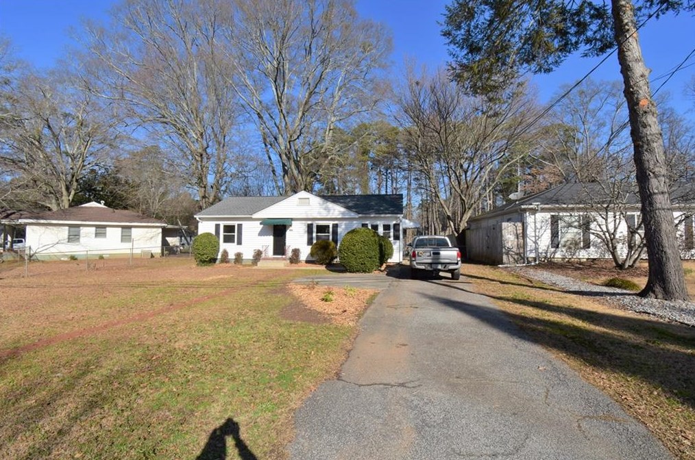2220 Shallowford Rd, Atlanta, GA 30341-1638
