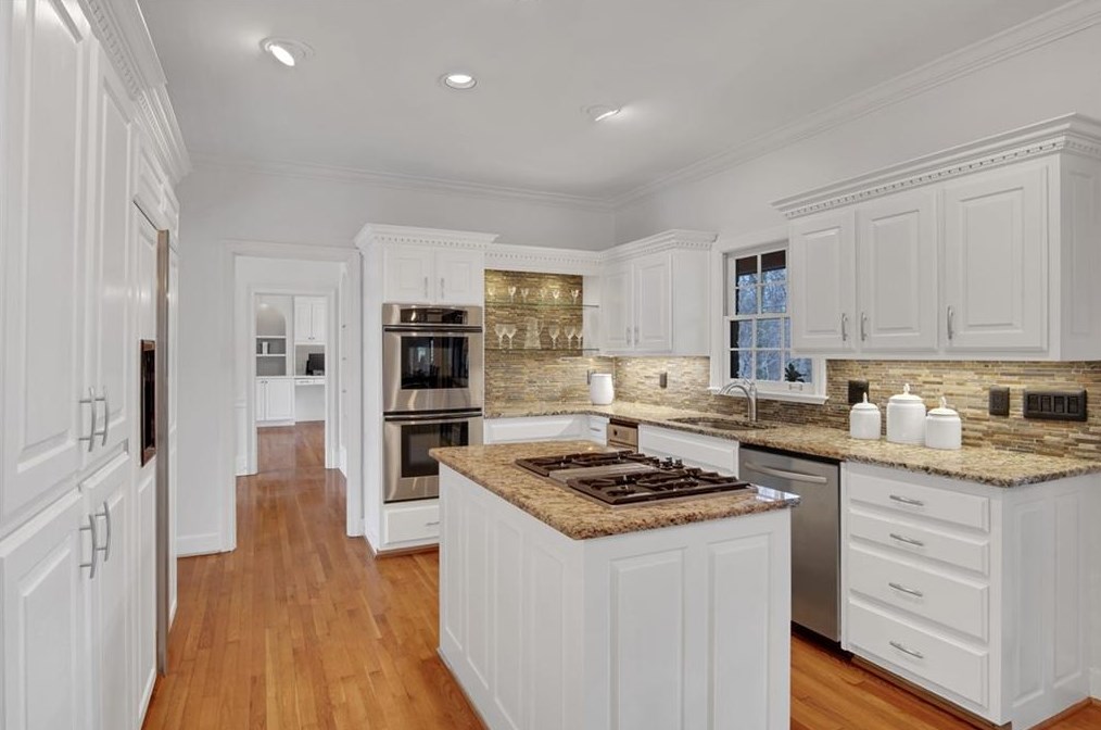 1635 Lazy River Ln, Atlanta, GA 30350