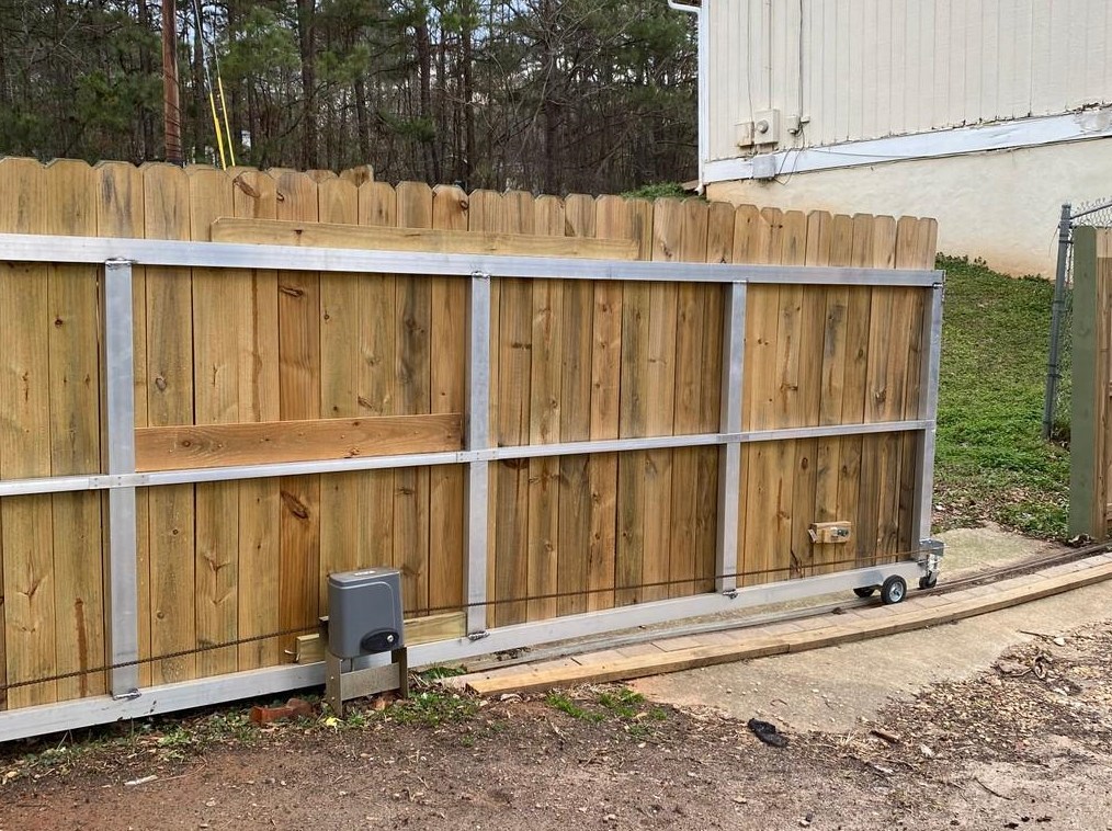 2761 Knollberry Ln, Decatur GA  30034-3242 exterior