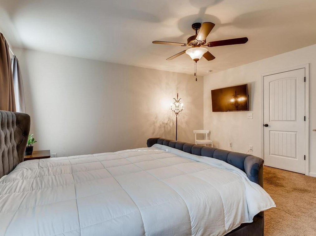 4192 Woodland Park Dr, Atlanta GA  30331 exterior