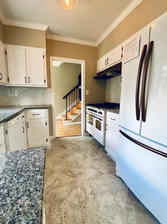 2525 Wilson Woods Dr, Decatur GA  30033-3738 exterior