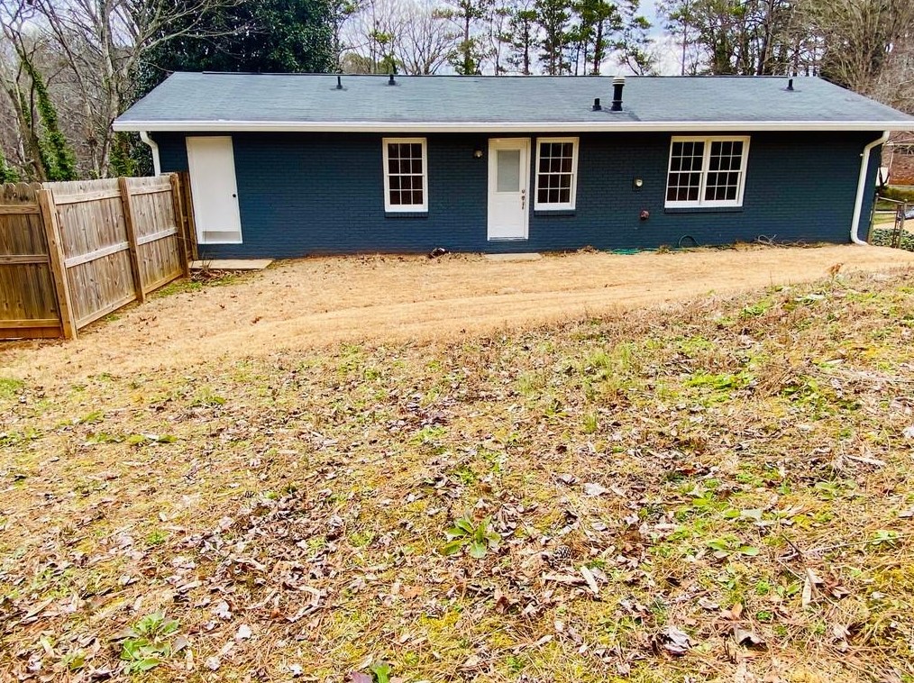 2525 Wilson Woods Dr, Decatur GA  30033-3738 exterior