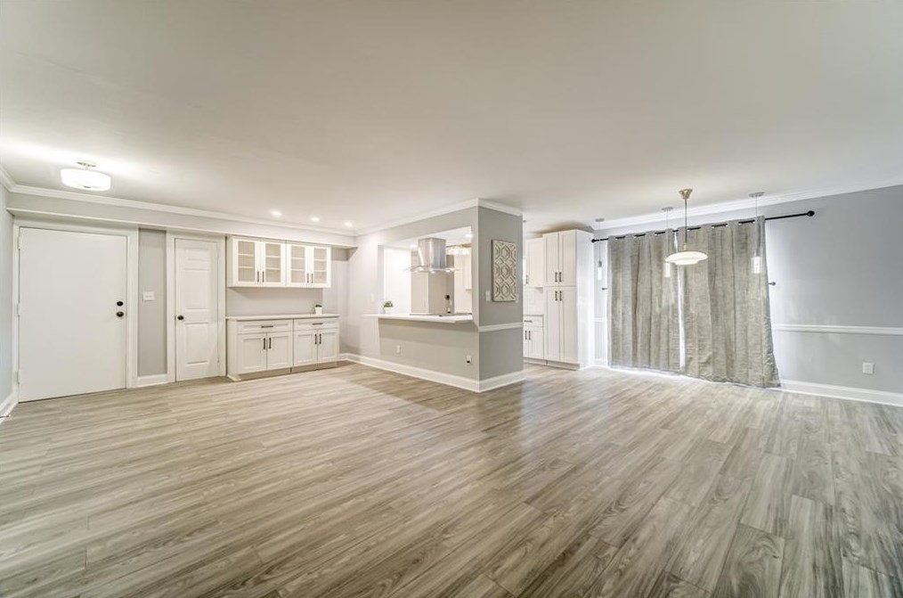 1111 Clairemont Ave, Decatur GA  30030-1255 exterior