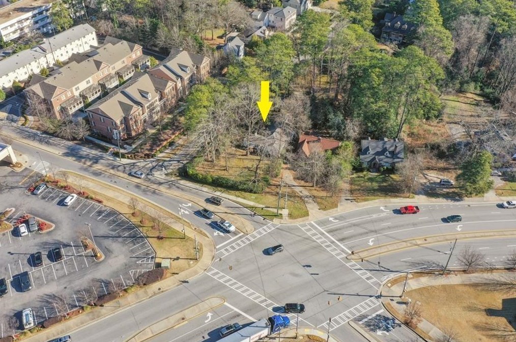 3565 Roxboro Rd, Atlanta, GA 30326-1216
