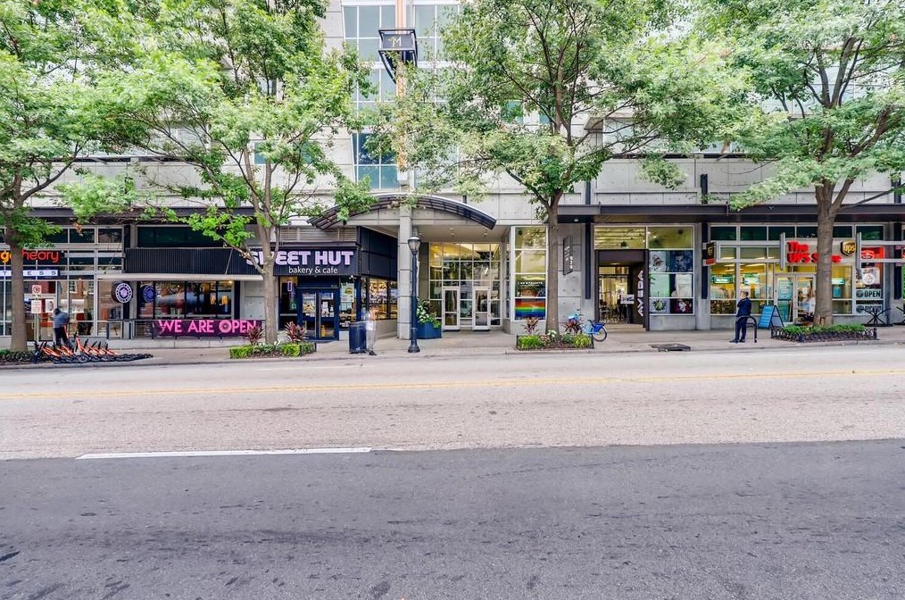 923 Peachtree St, Atlanta GA  30309-4458 exterior