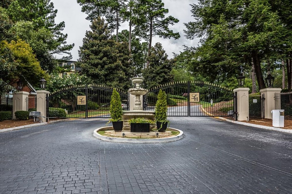 1303 Pine Heights Dr, Atlanta GA  30324-2838 exterior