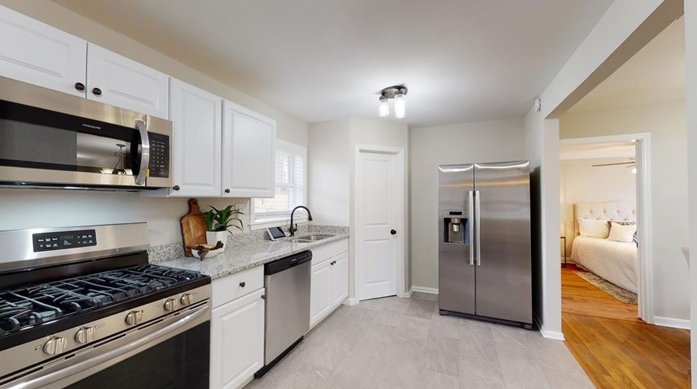 1530 Woodland Cir, Atlanta GA  30316-3160 exterior
