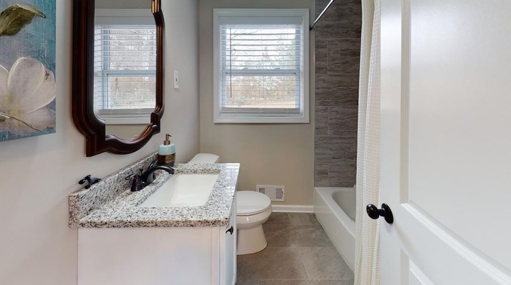 1530 Woodland Cir, Atlanta GA  30316-3160 exterior