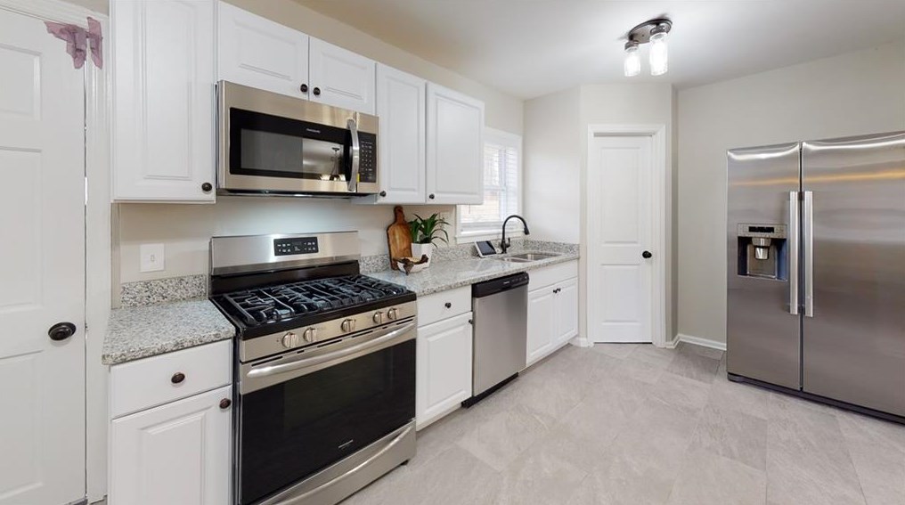 1530 Woodland Cir, Atlanta GA  30316-3160 exterior