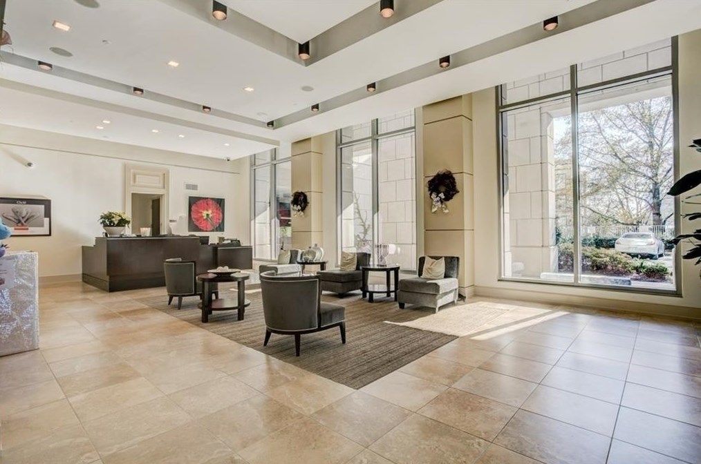 2795 Peachtree Rd, Atlanta GA  30305-3671 exterior
