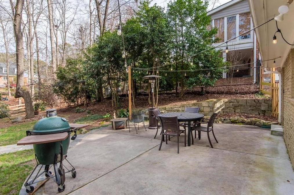 1120 Winding Crk Trl, Atlanta GA  30328-2843 exterior