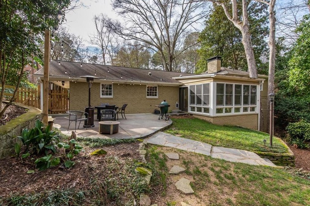 1120 Winding Crk Trl, Atlanta GA  30328-2843 exterior