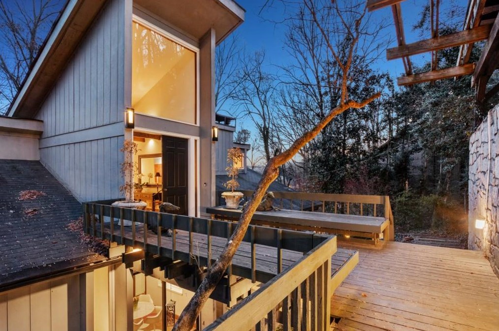 3340 Ridge Pt, Atlanta, GA 30339-4338