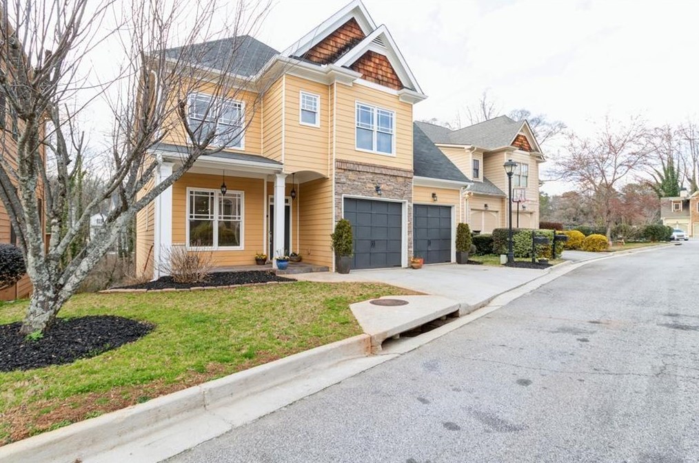 1369 Summer Lane Dr, Atlanta, GA 30316-3188