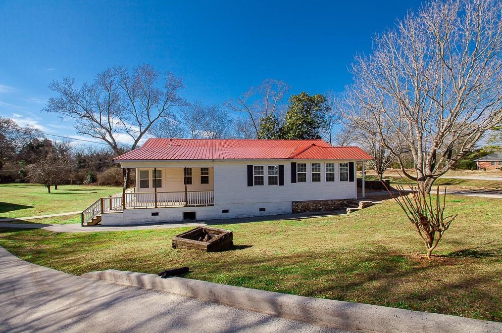 1316 Lake Dr, Rome, GA 30161
