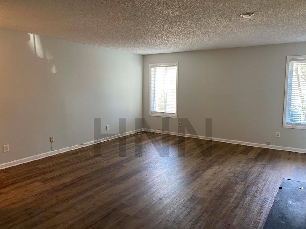 582 Emory Oaks Way, Decatur, GA 30033-5370
