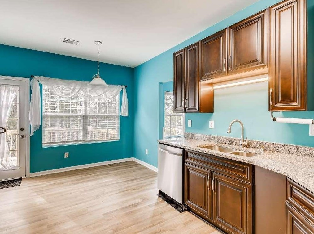 5095 Upper Elm St, Atlanta GA  30349-1686 exterior