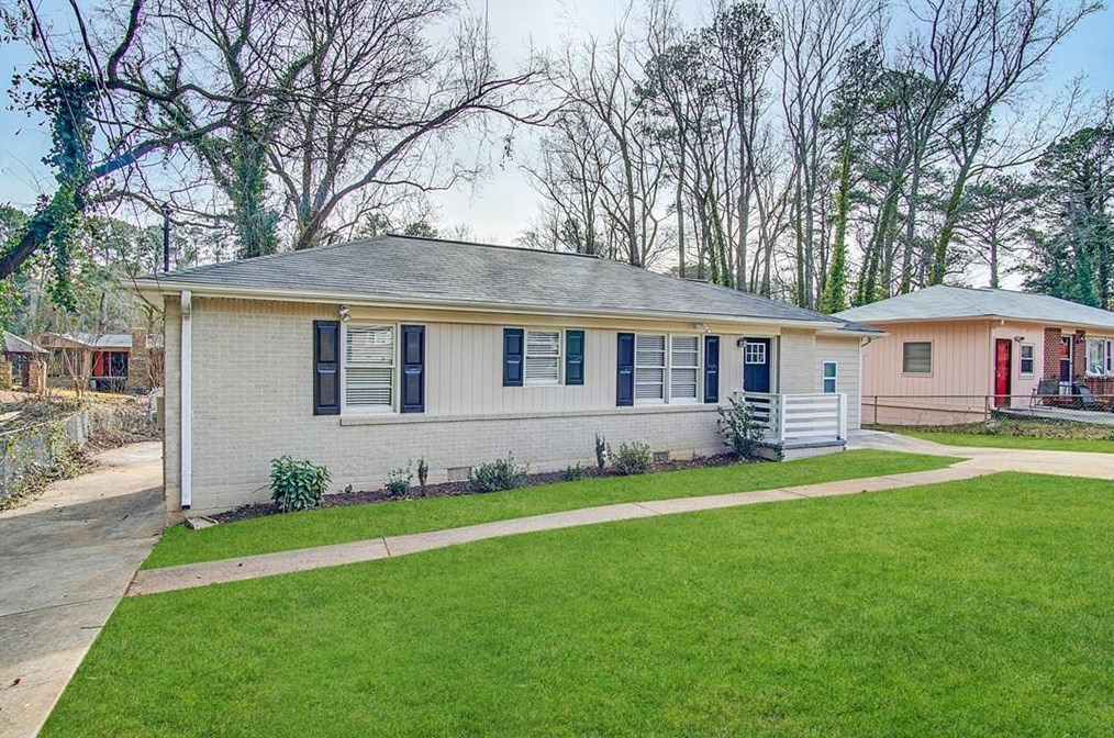 2529 Habersham Dr, Decatur GA  30032-5654 exterior