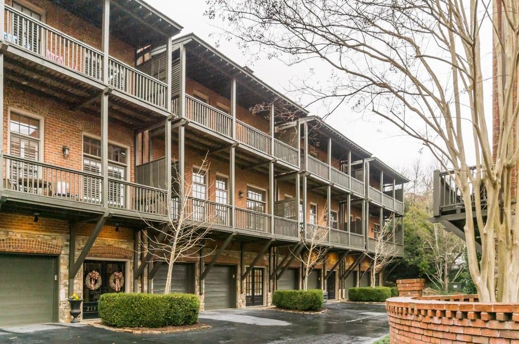 225 Founders Mill Ct, Roswell, GA 30075-4989