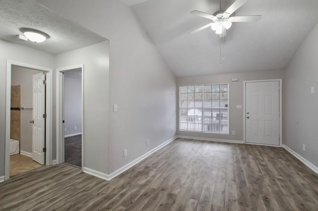 315 Onyx Ct, Atlanta GA  30349-8458 exterior