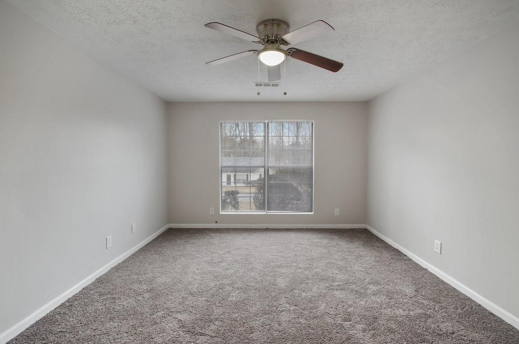 315 Onyx Ct, Atlanta GA  30349-8458 exterior