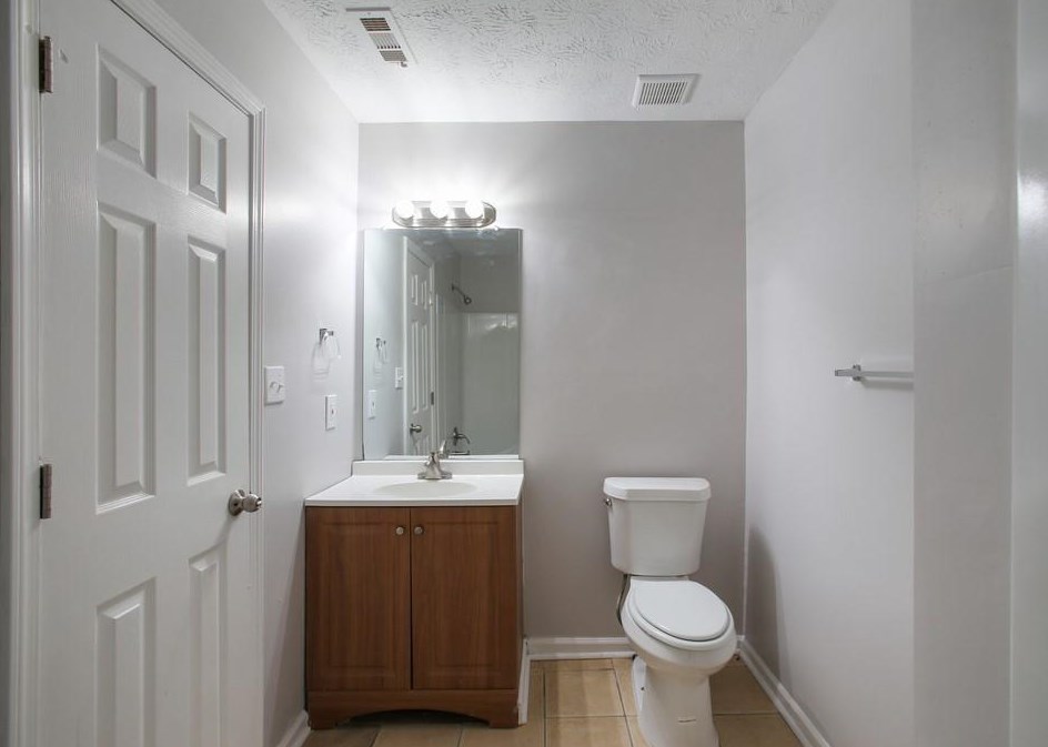 315 Onyx Ct, Atlanta GA  30349-8458 exterior