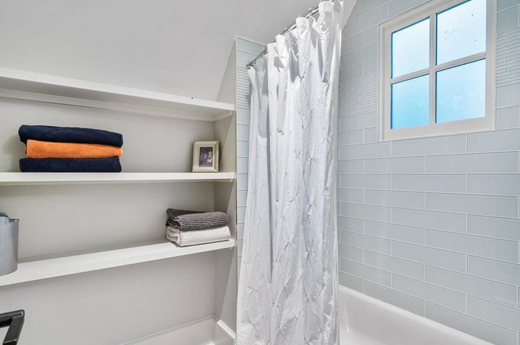 352 Lamont Dr, Decatur GA 30030-2337 exterior