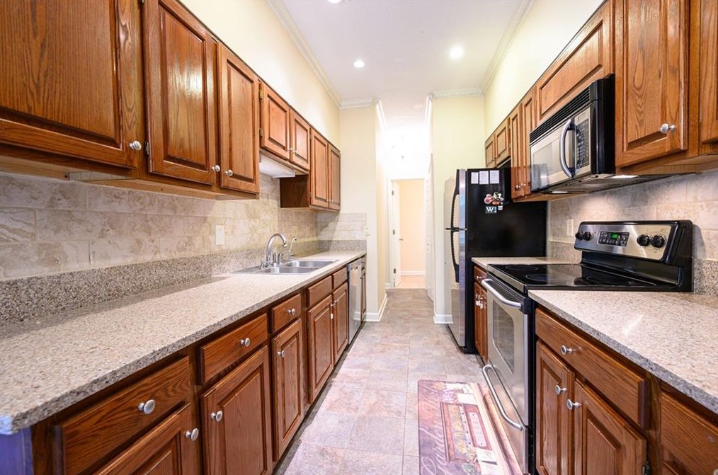 3114 Vinings Rdg Dr, Atlanta GA 30339-3770 exterior