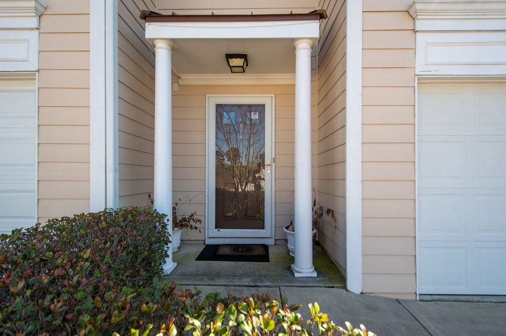 6334 Boat Shoal Ln, Flowery Branch, GA 30542-5672