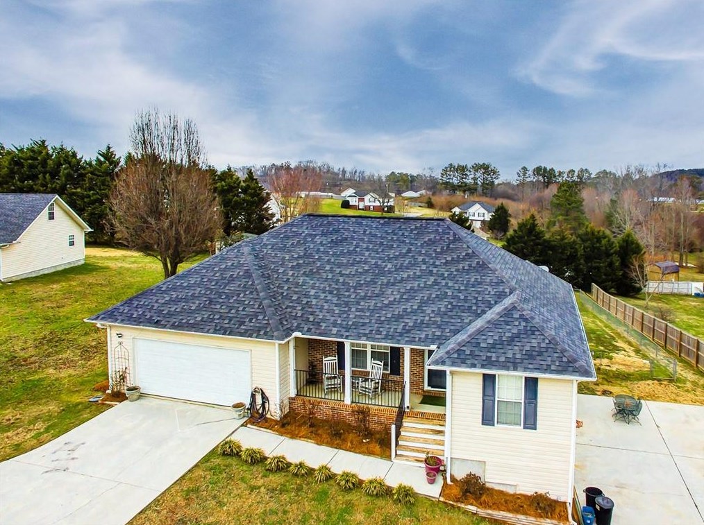 122 Maloy Ln, Calhoun, GA 30701-4594