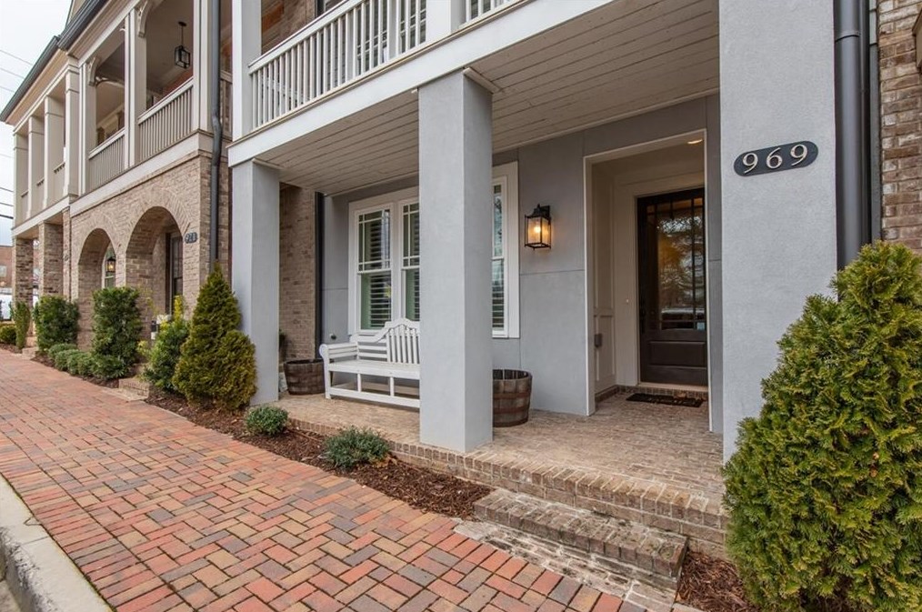 969 Forrest St, Roswell, GA 30075-4527