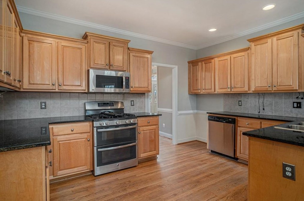 425 Tennyson Knl, Grayson, GA 30017-4108