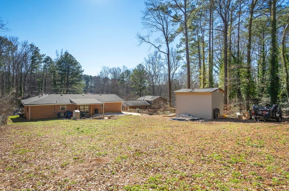 4000 Maplewood Dr, Decatur GA  30035-2339 exterior