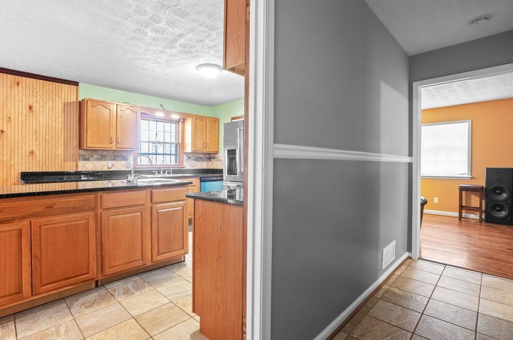 4000 Maplewood Dr, Decatur GA  30035-2339 exterior