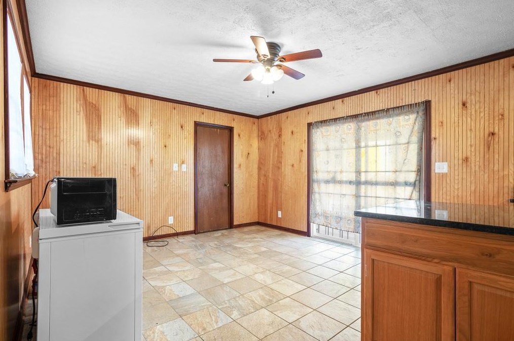 4000 Maplewood Dr, Decatur GA  30035-2339 exterior